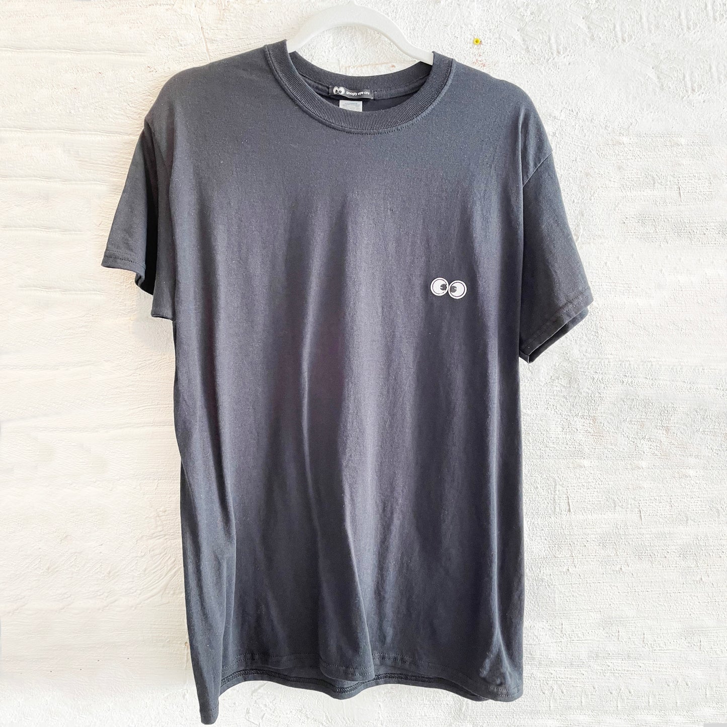TEE: Cross Eyed Short Sleeve Cru Neck Tee