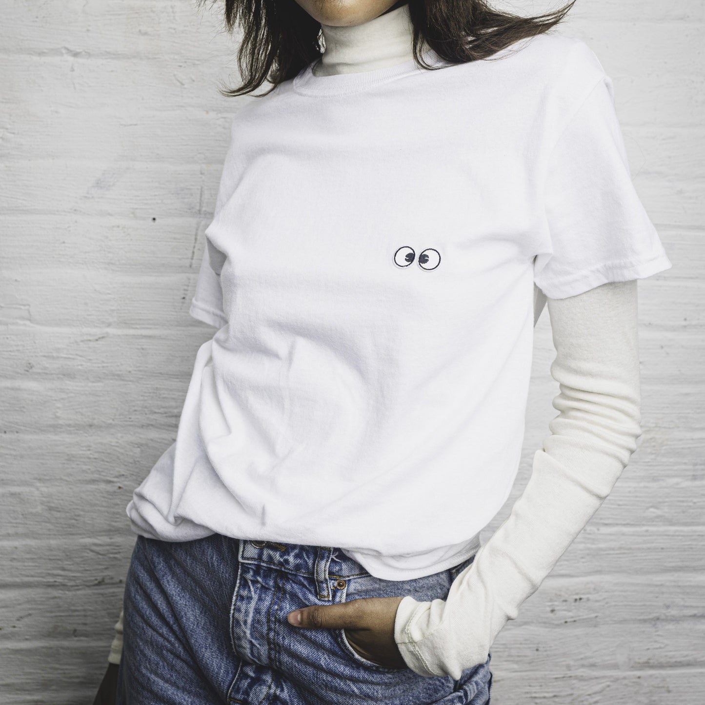 TEE: Cross Eyed Short Sleeve Cru Neck Tee