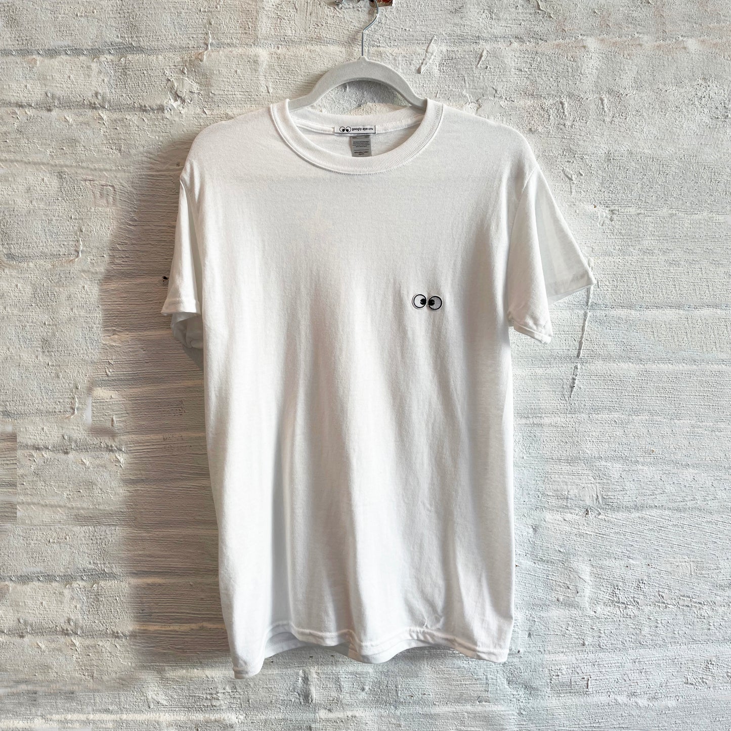TEE: Cross Eyed Short Sleeve Cru Neck Tee