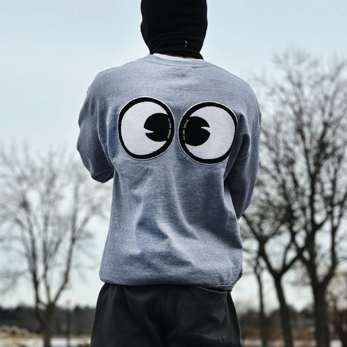 SWEATSHIRT: Googly Eye Cru BIG EYES CRU NECK
