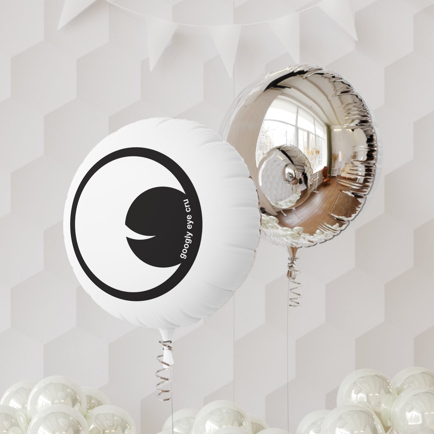 Googly Eye  CruMylar Balloon — Cute Black & White Round Party Balloon