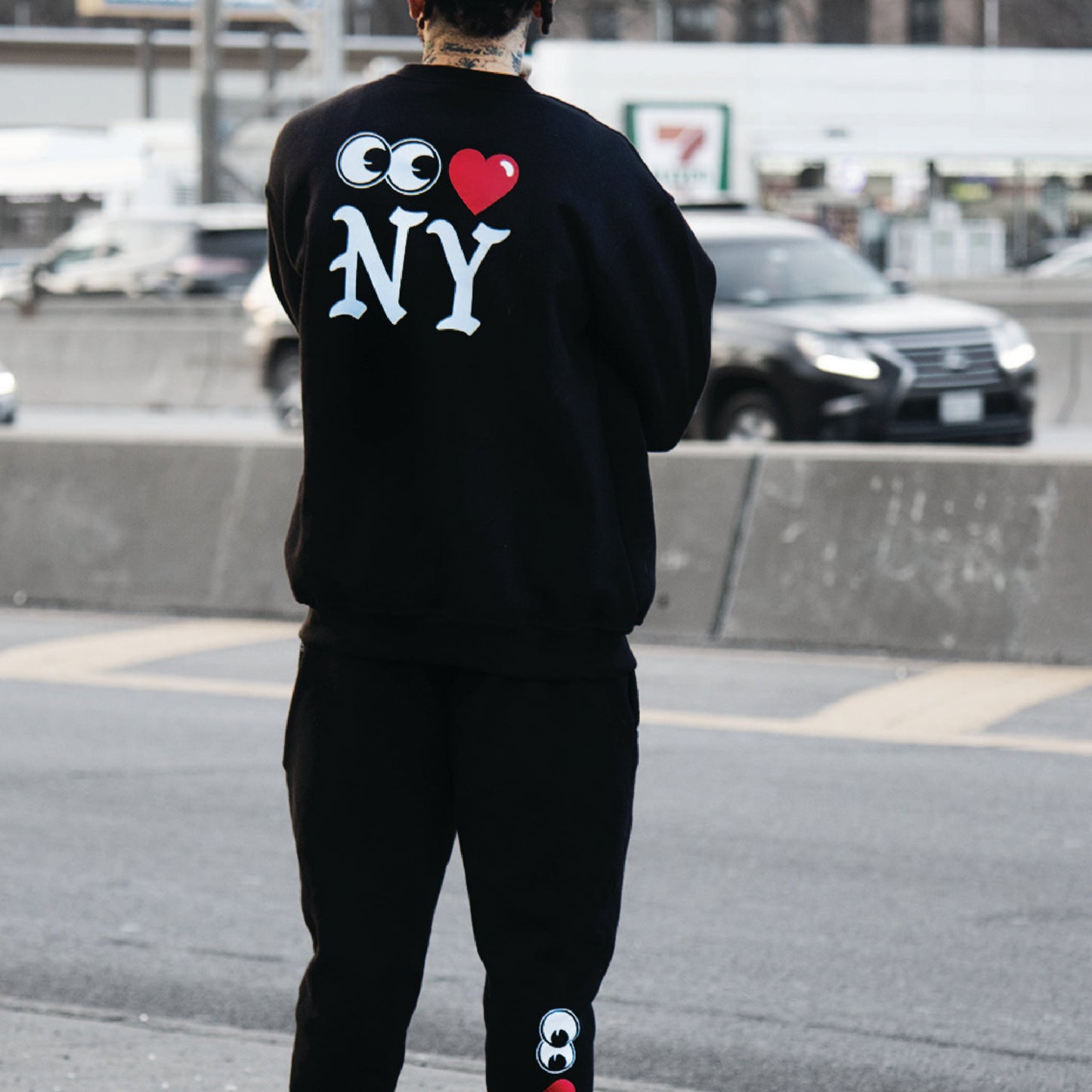 SWEATSHIRT: Eye Love NY Oversized Cru Neck