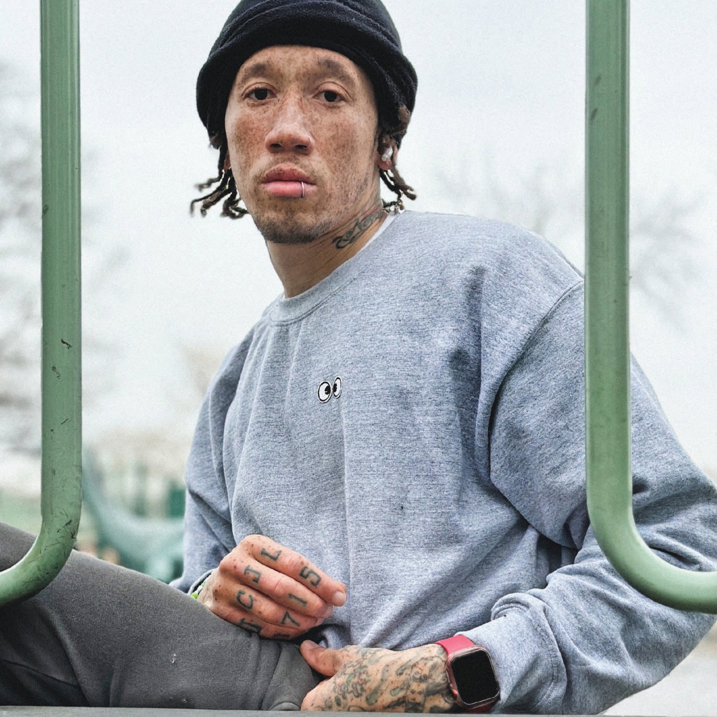 SWEATSHIRT: Googly Eye Cru BIG EYES CRU NECK